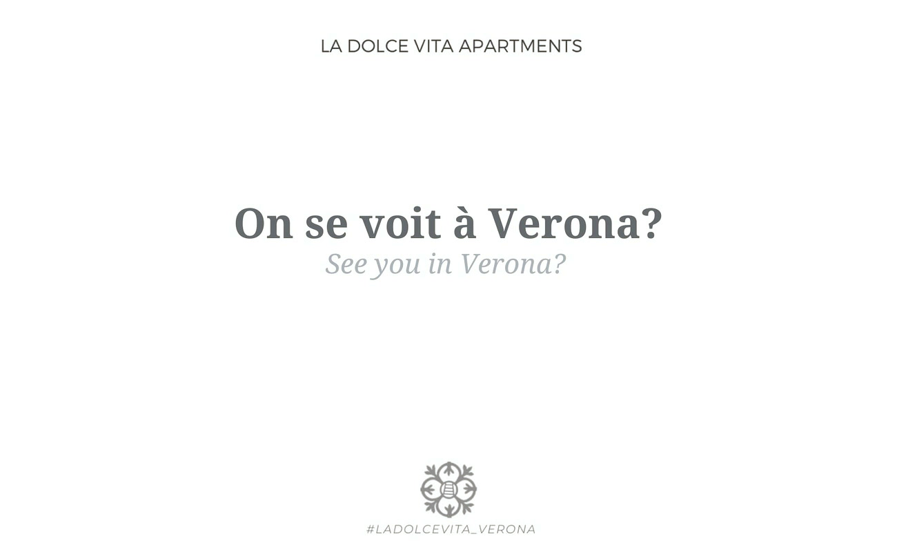 Kaart van La Dolce Vita Apartments: „On se voit à Verona? See you in Verona?” met het embleem van het huis